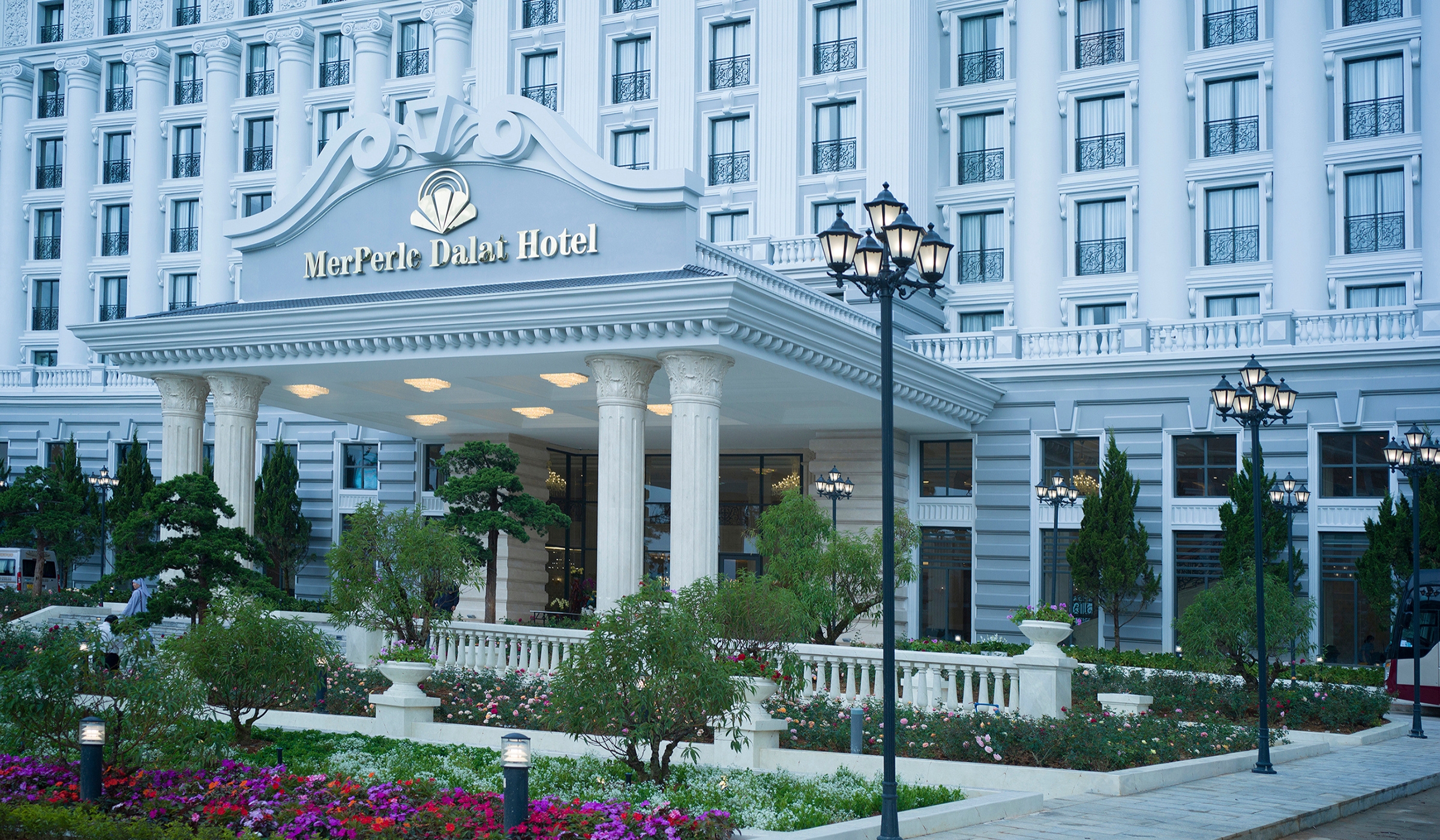KHÁCH SẠN MERPERLE ĐÀ LẠT