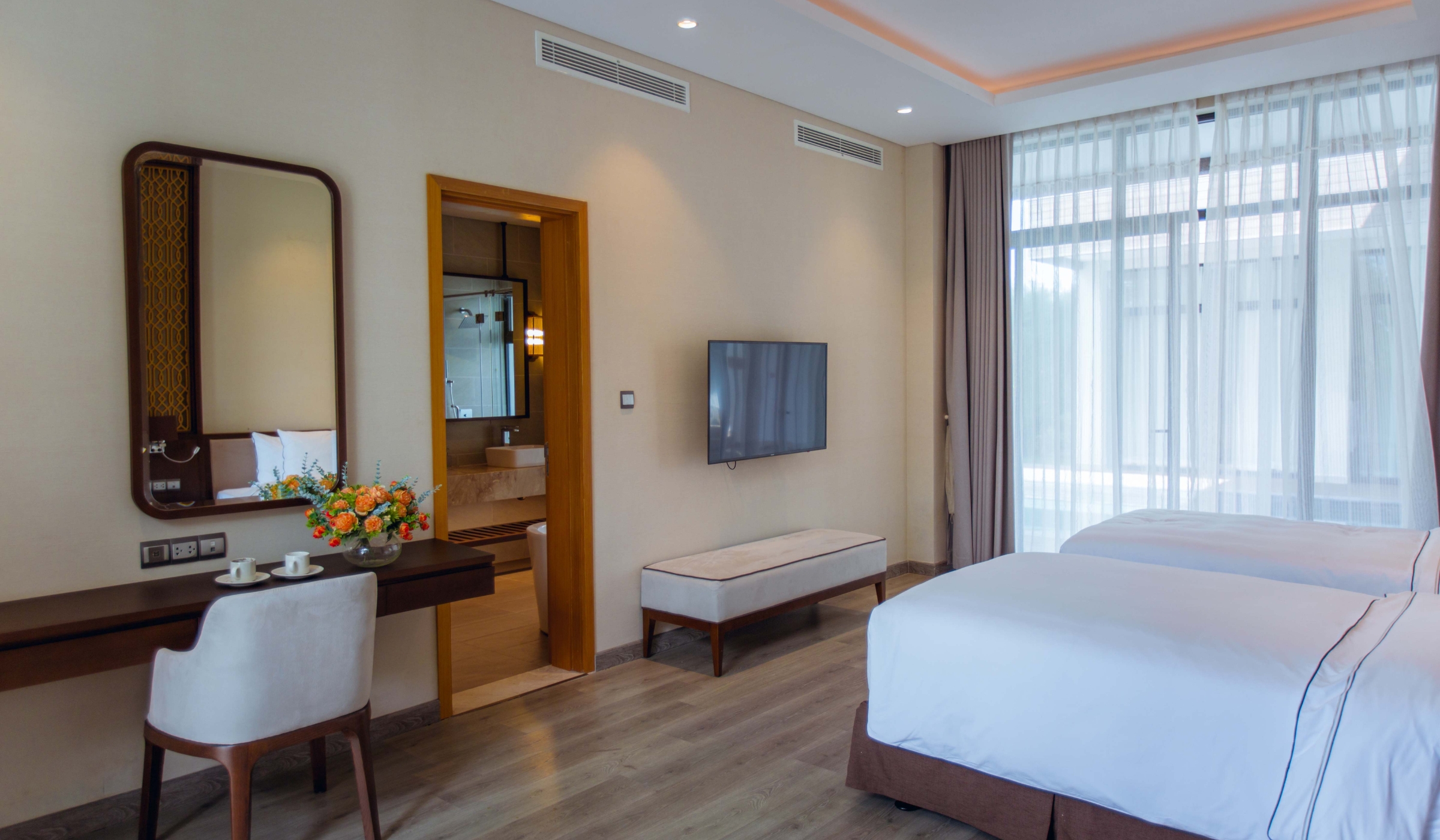 Classic Poolside Twin Room
