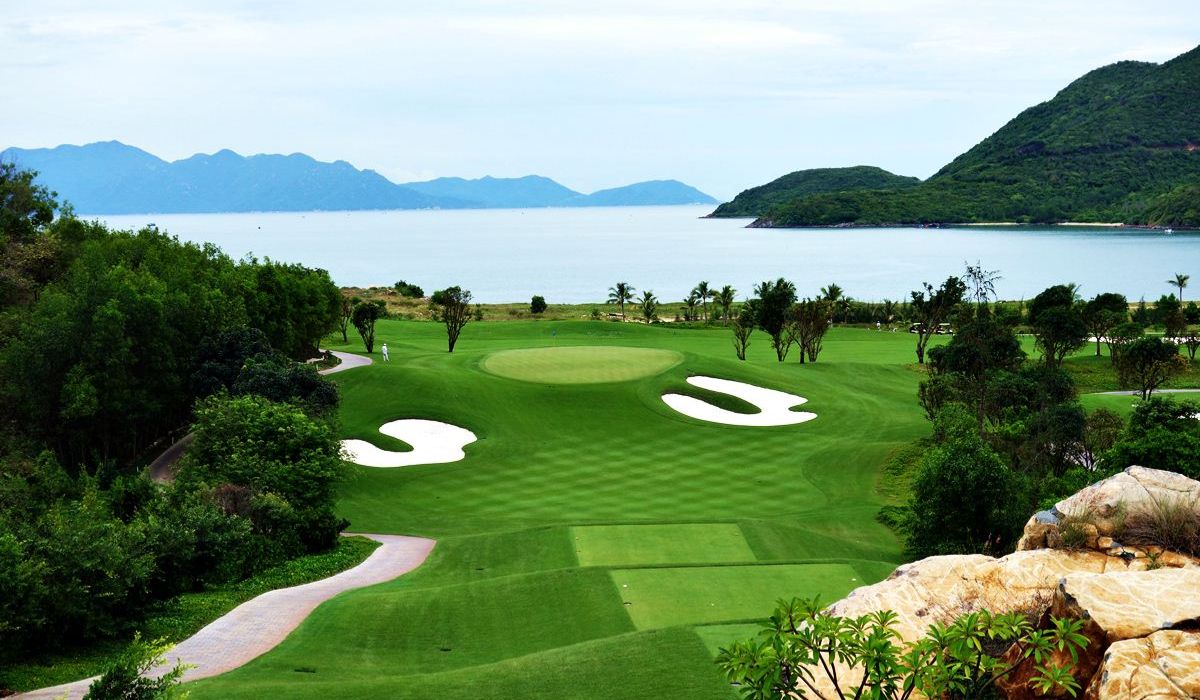 Vinpearl Golf Nha Trang - Kiệt tác trên vịnh biển đẹp nhất thế giới