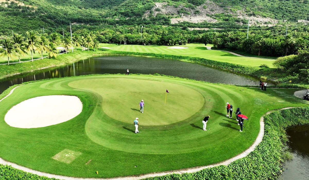 Vinpearl Golf Nha Trang Có Gì Khác Biệt So Với Các Sân Golf Ven Biển Khác?