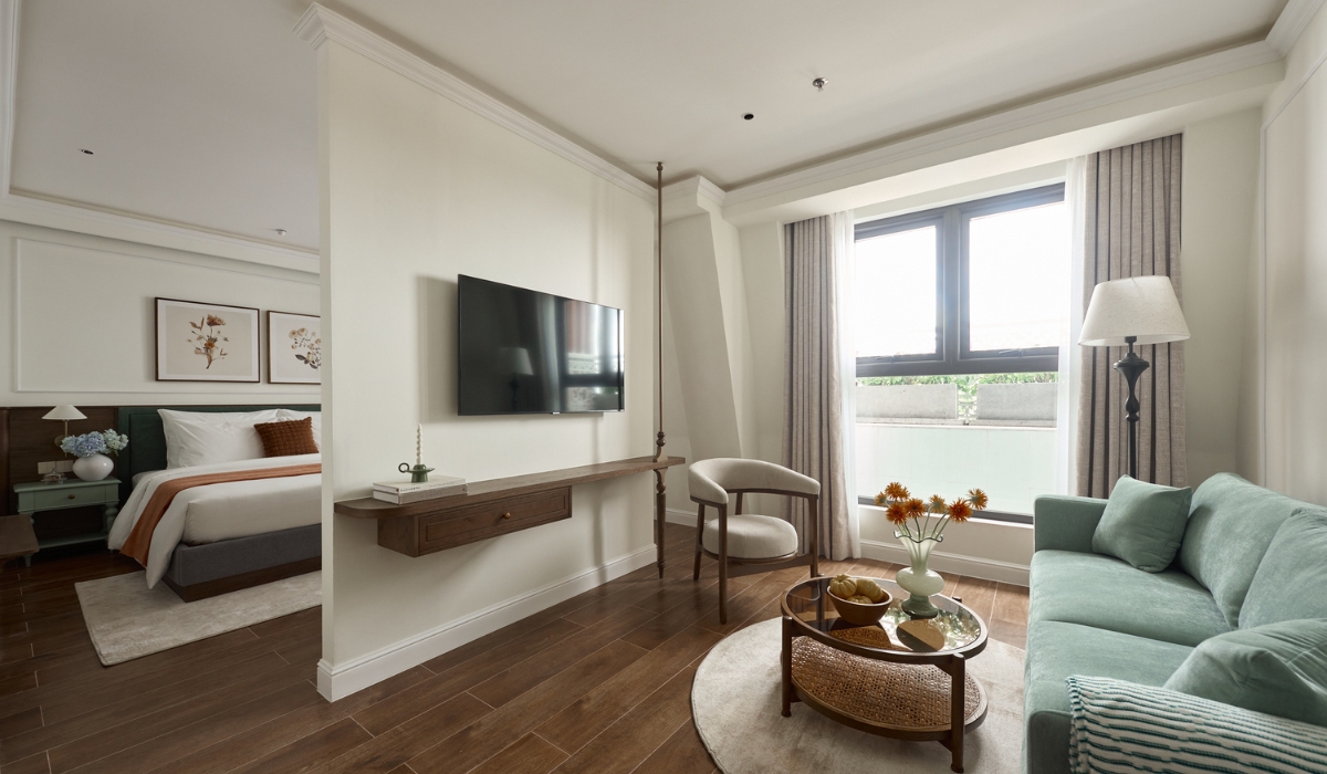 Junior Suite City View with Bathtub
